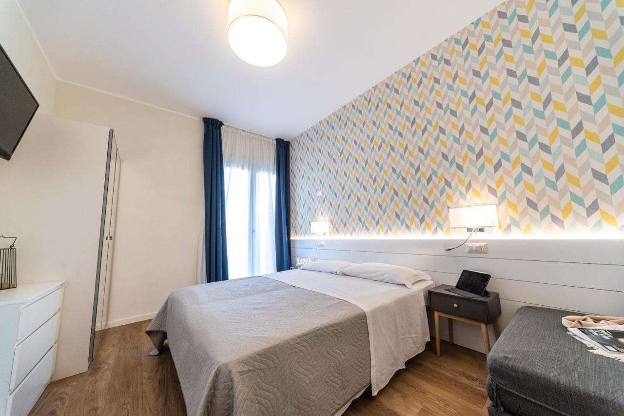 Hotel Kiss Riccione Bagian luar foto